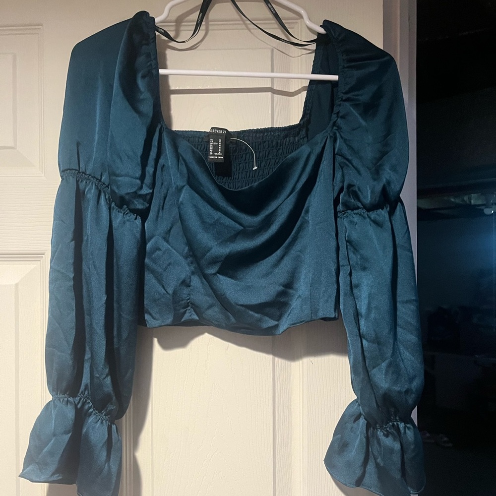 Women’s belly shirt